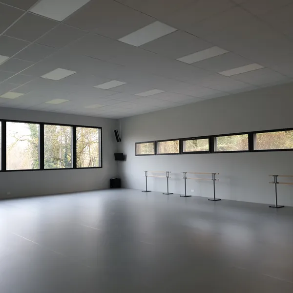 Peinture appliquée avec soin, pour un résultat impeccable et durable.